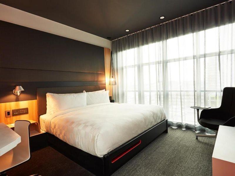 Alt Hotel Calgary East Village 外观 照片