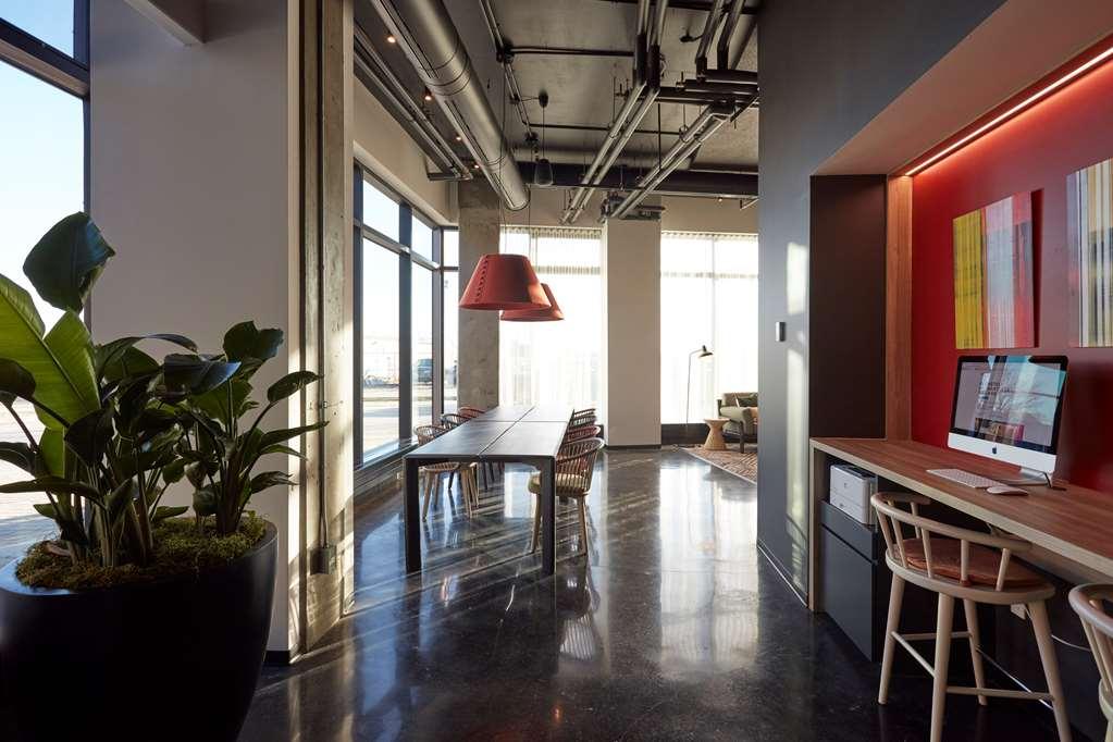 Alt Hotel Calgary East Village 内观 照片