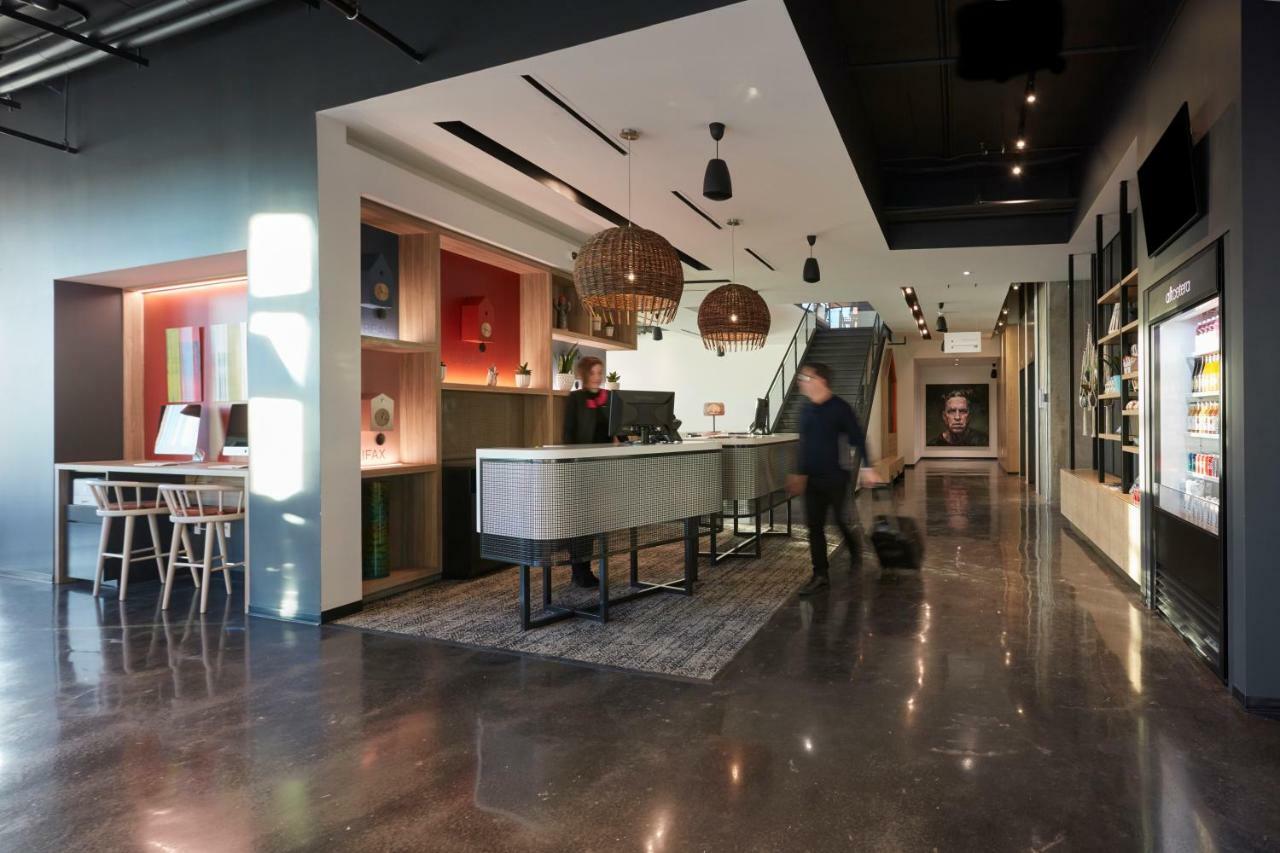 Alt Hotel Calgary East Village 外观 照片