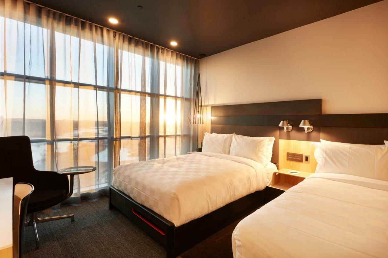 Alt Hotel Calgary East Village 外观 照片