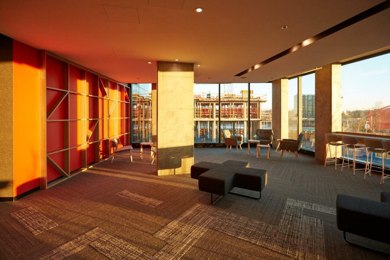 Alt Hotel Calgary East Village 外观 照片